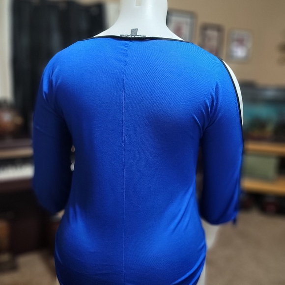 Blue open shoulder Blouse - Picture 3 of 4